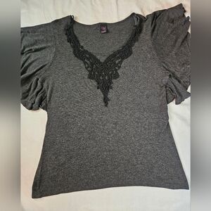 Wrapper Womens Gray W/Black Detail Short Sleeve Tie In Back Blouse Size Medium